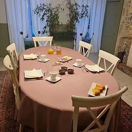 Domaine De La Cour Vautier Bed & Breakfast