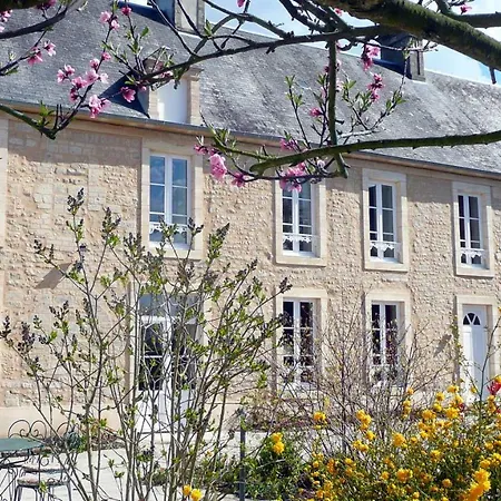 לינה וארוחת בוקר Domaine De La Cour Vautier