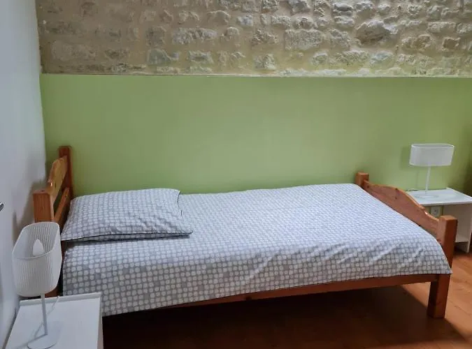 Domaine De La Cour Vautier 3*